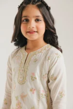 EMBROIDERED SUIT - Image 6
